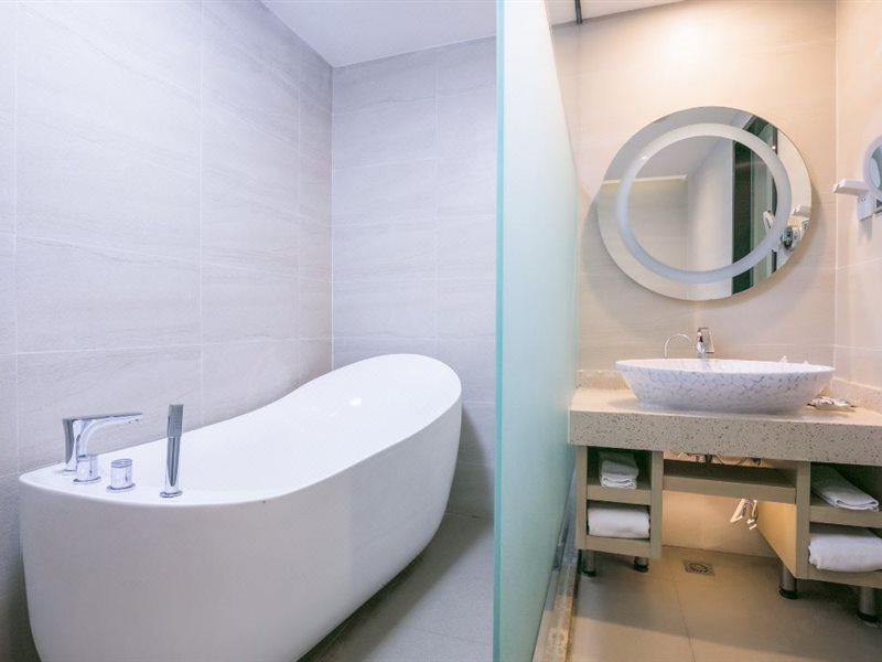 Lavande Hotel Dalian Malan Square Metro Station Екстер'єр фото